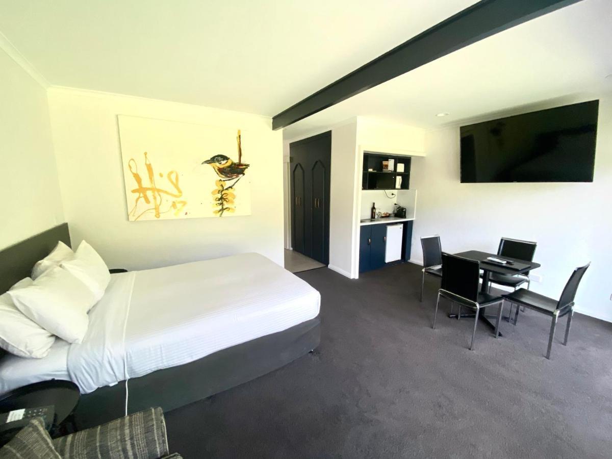 נרקורט William Macintosh Motor Lodge מראה חיצוני תמונה