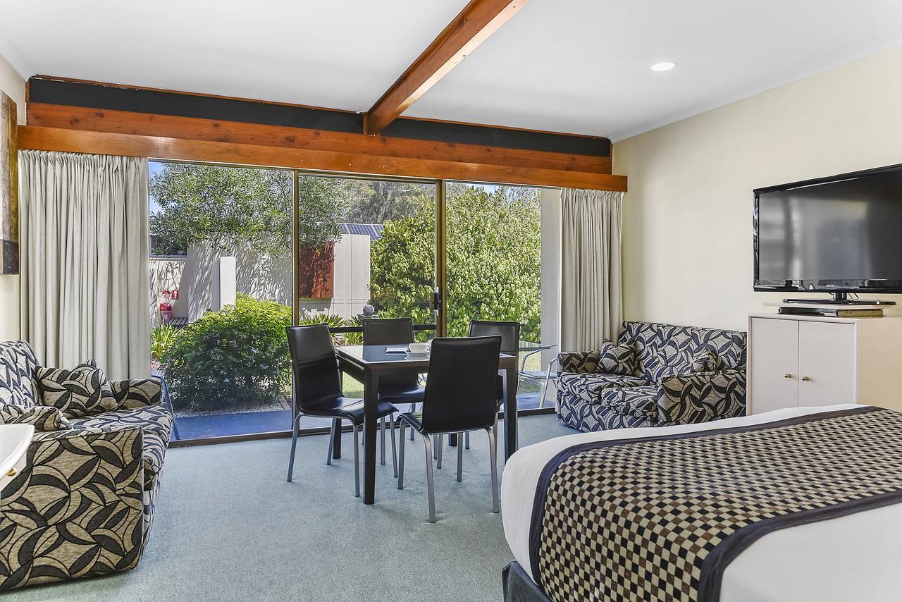 נרקורט William Macintosh Motor Lodge מראה חיצוני תמונה
