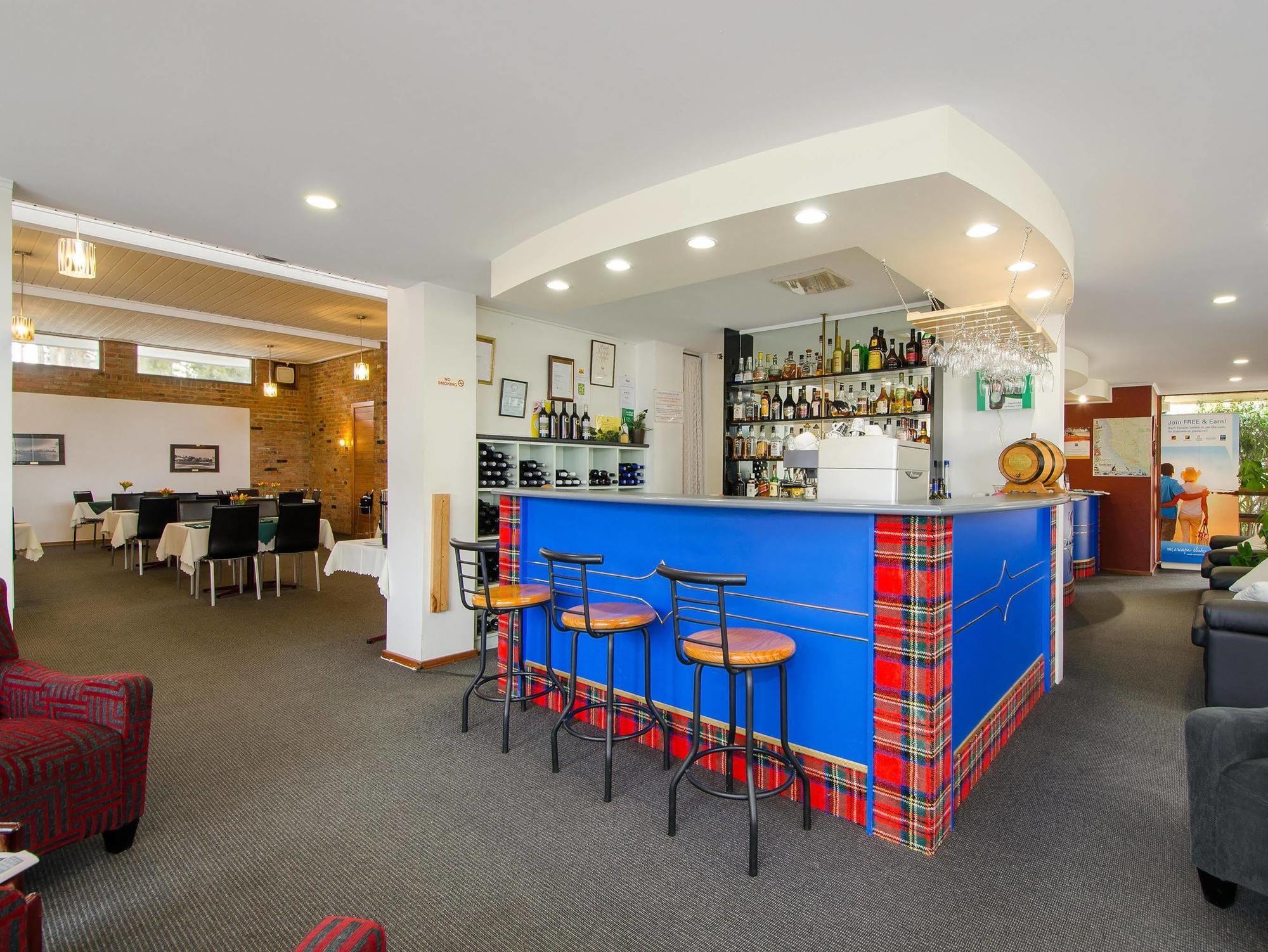 נרקורט William Macintosh Motor Lodge מראה חיצוני תמונה