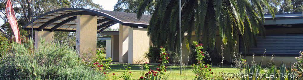 נרקורט William Macintosh Motor Lodge מראה חיצוני תמונה