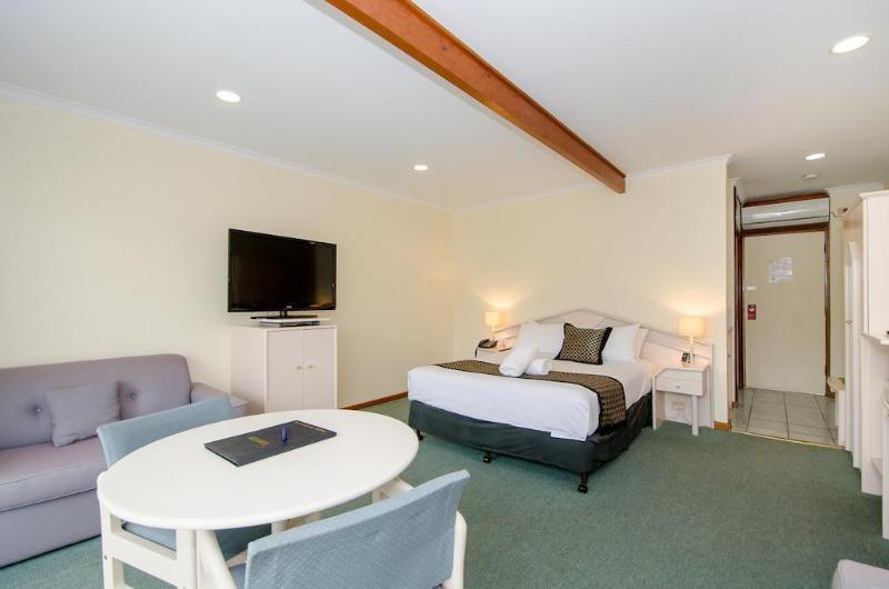 נרקורט William Macintosh Motor Lodge מראה חיצוני תמונה