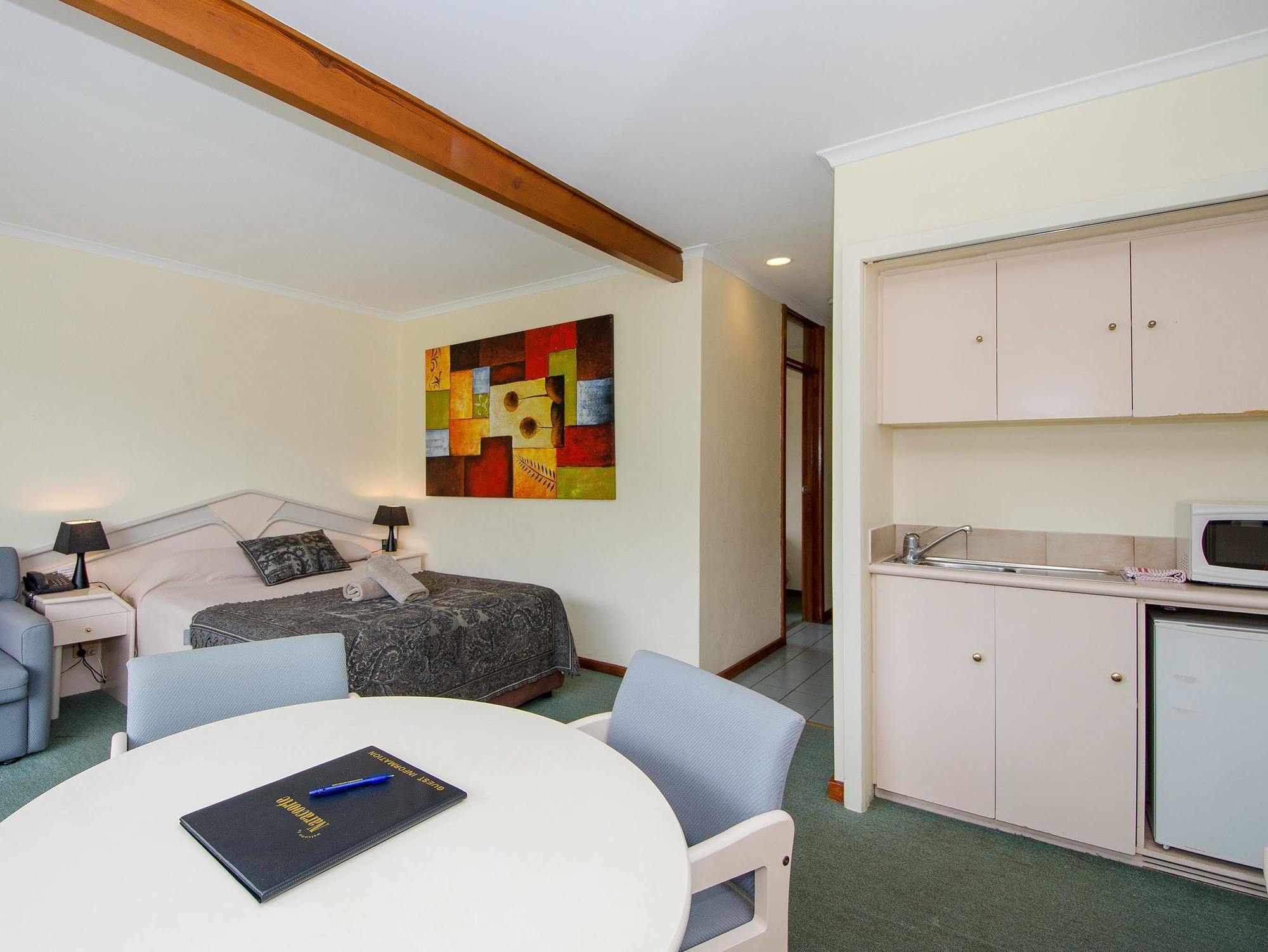 נרקורט William Macintosh Motor Lodge מראה חיצוני תמונה