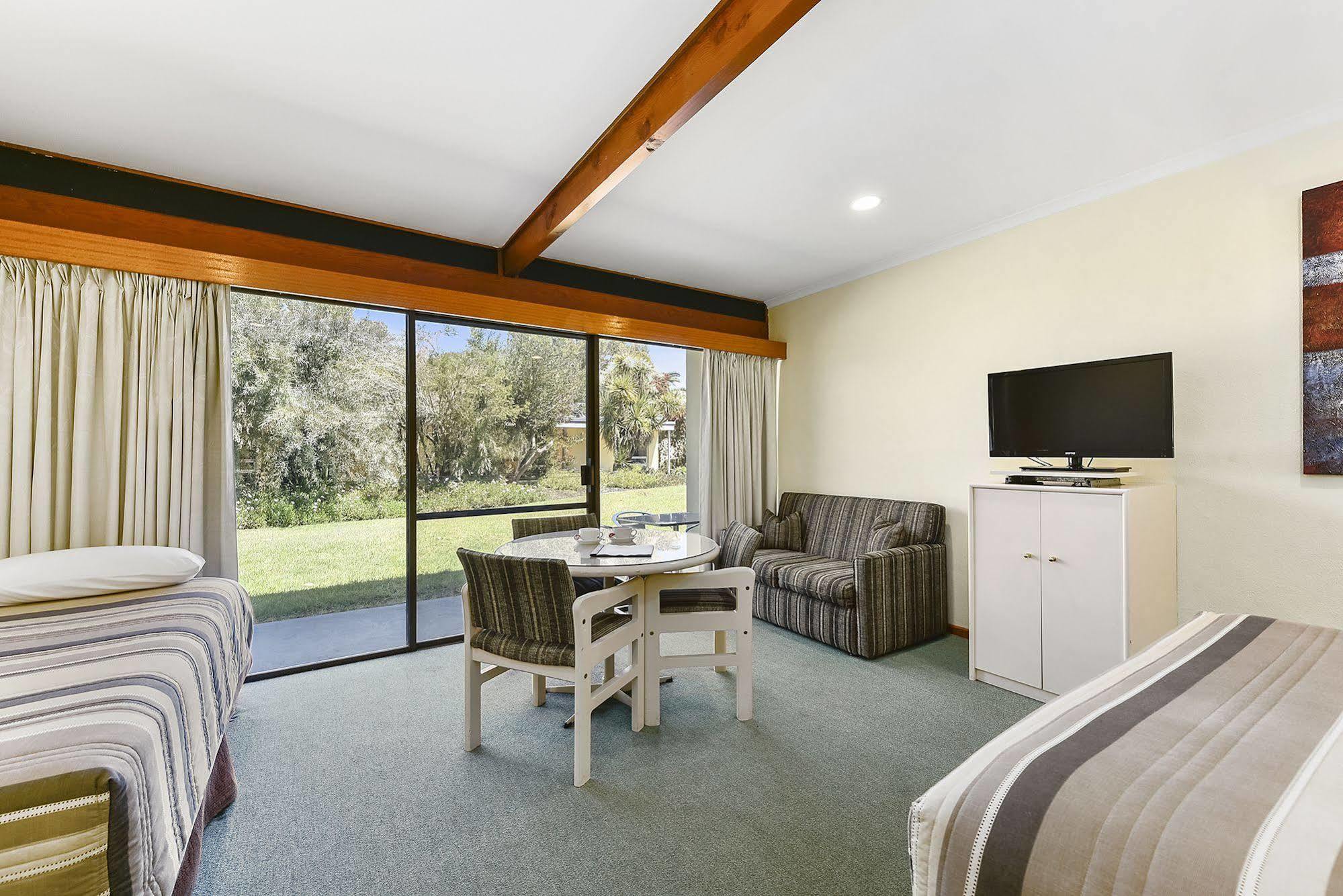 נרקורט William Macintosh Motor Lodge מראה חיצוני תמונה